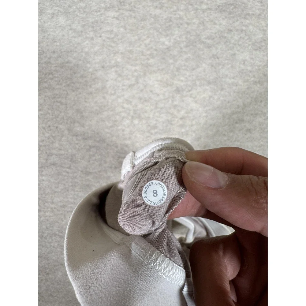 Lululemon Sports Bra Womens 8 White Racerback Stretch Yoga Athletic Gym Running